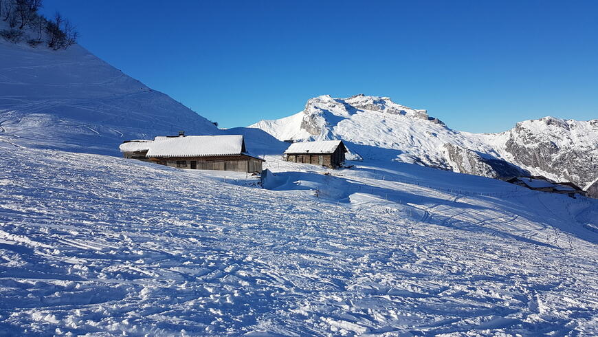 Chalets sup. de Sulens et Tournette Chalets sup. de Sulens et Tournette